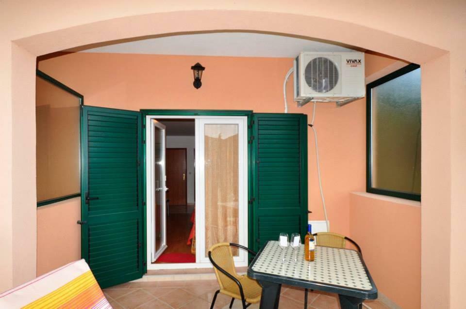 Apartments Franic Ploce (Dubrovnik-Neretva) Exterior foto